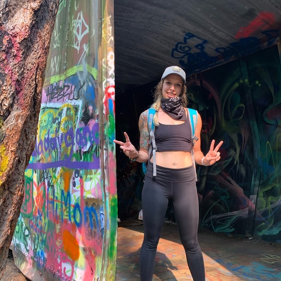 Meet your Posher, Stephanie - Picture 2 of 2